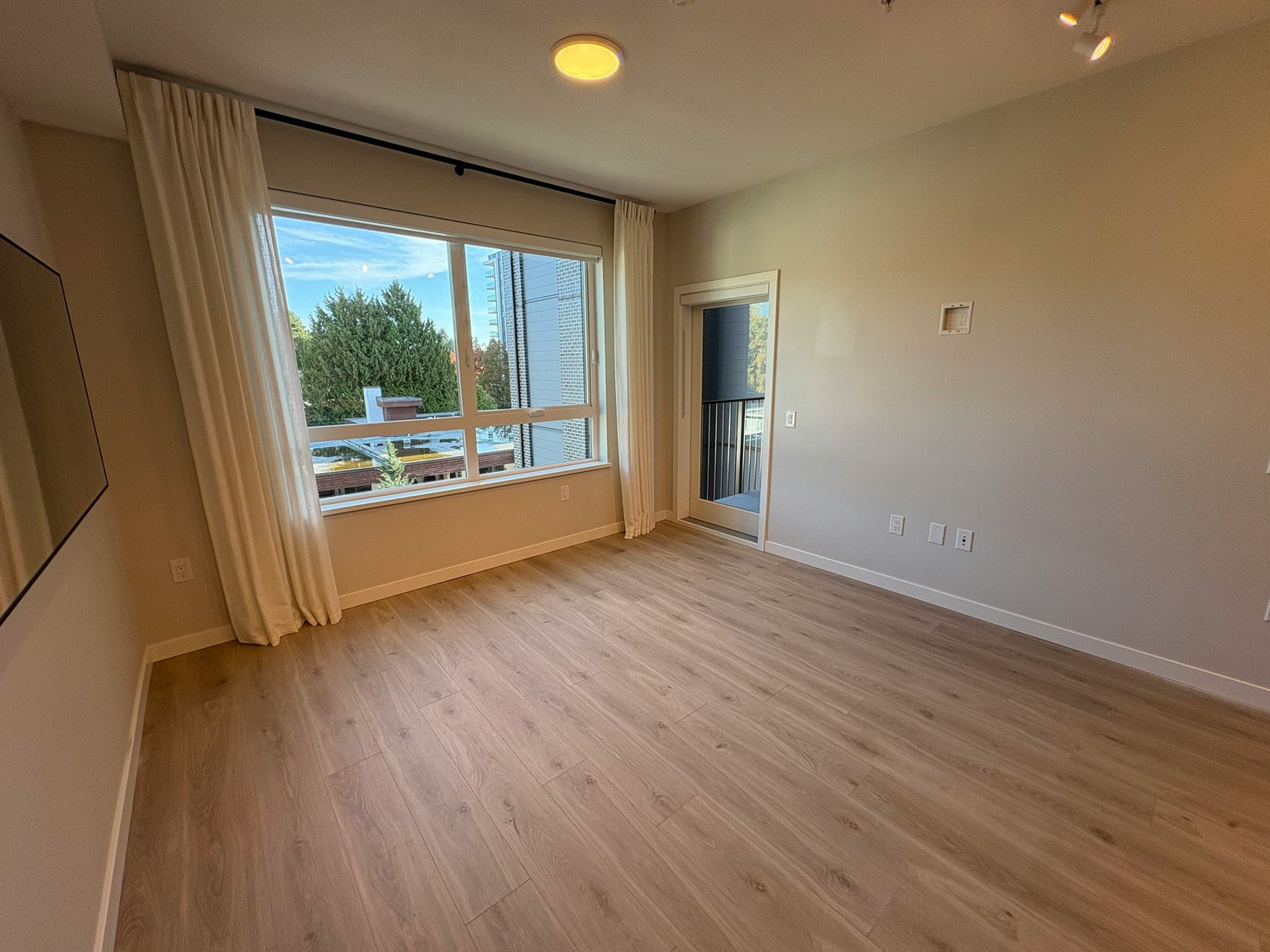 515-110 East 17th Street, North Vancouver, BC, V7L 0K4 - 6