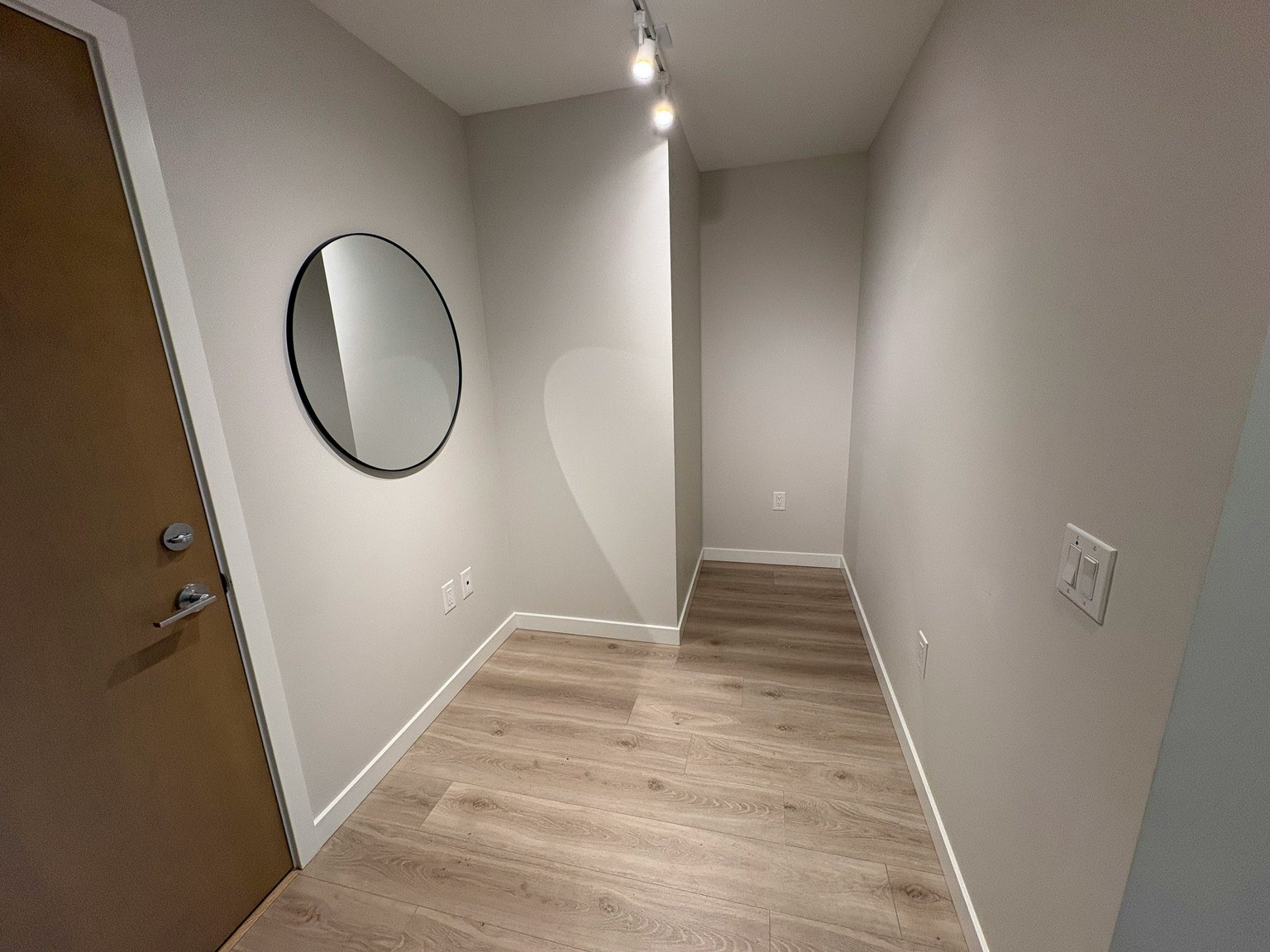 515-110 East 17th Street, North Vancouver, BC, V7L 0K4 - 2