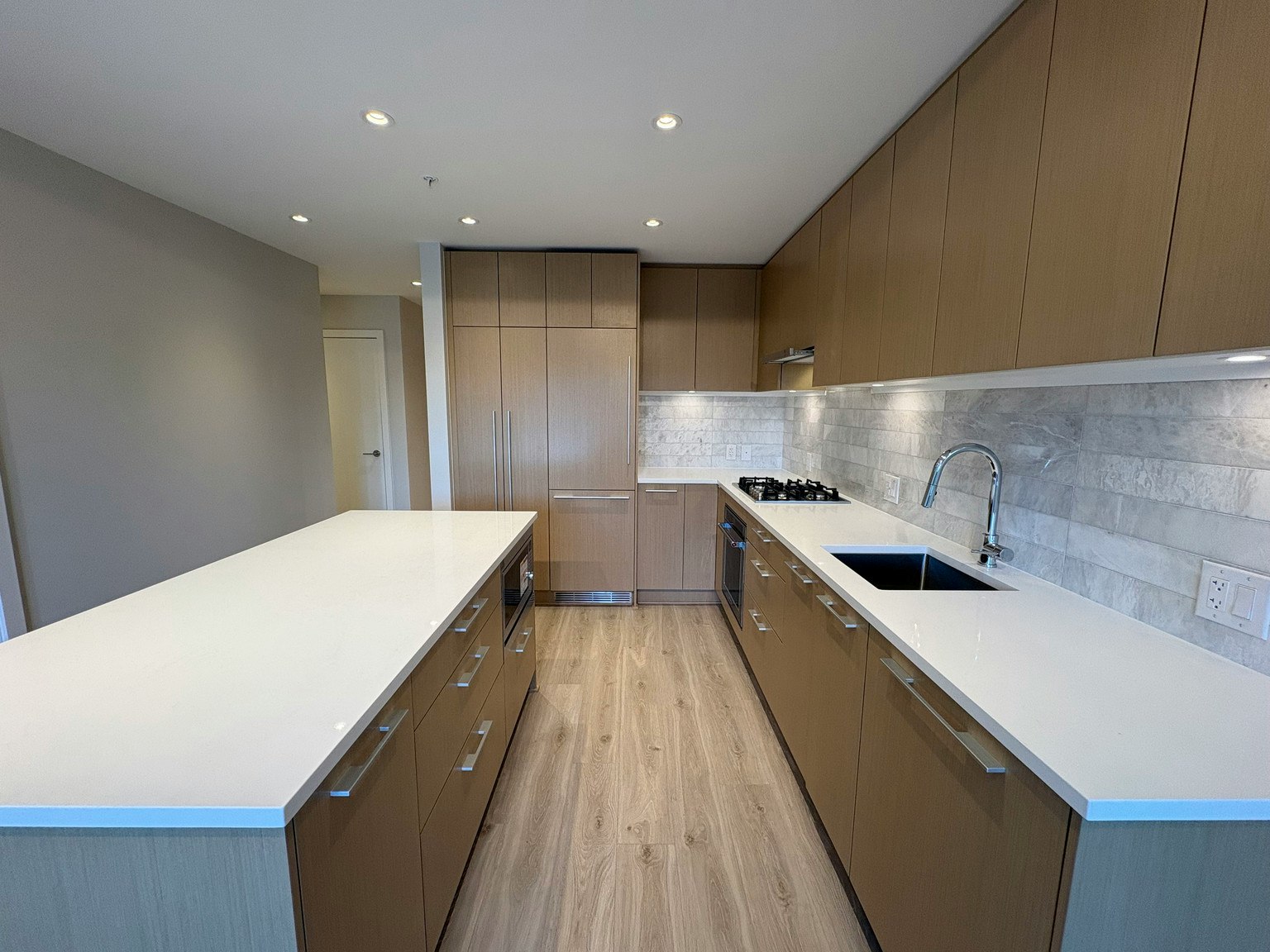 515-110 East 17th Street, North Vancouver, BC, V7L 0K4 - 3