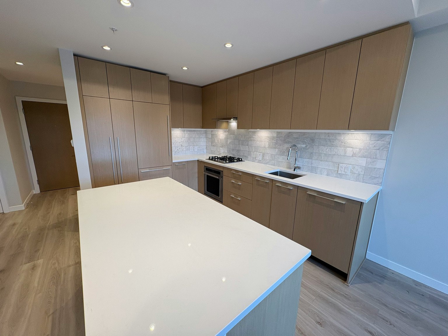 515-110 East 17th Street, North Vancouver, BC, V7L 0K4 - 4