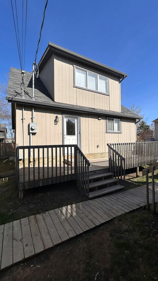 BSMT-11204 51 Street Northwest, Edmonton, AB, T5W 3E8
