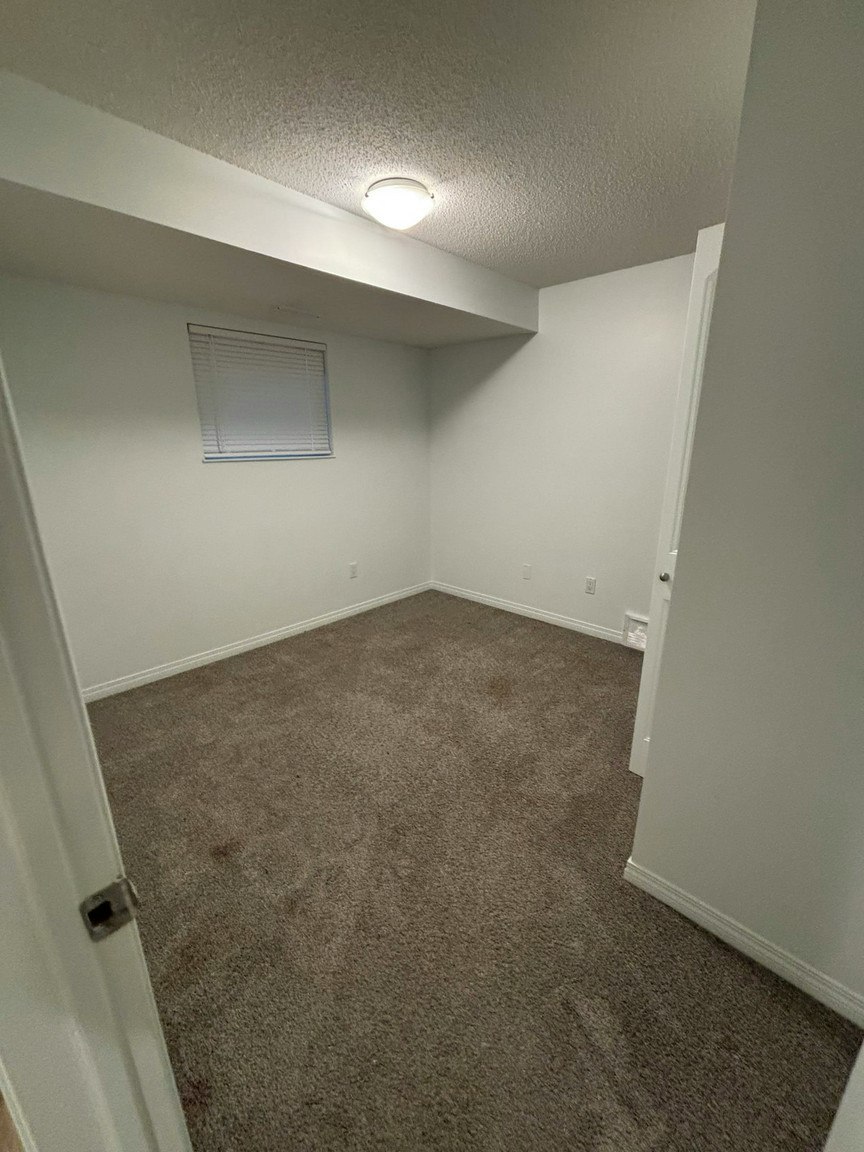 BSMT-11204 51 Street Northwest, Edmonton, AB, T5W 3E8 - 11