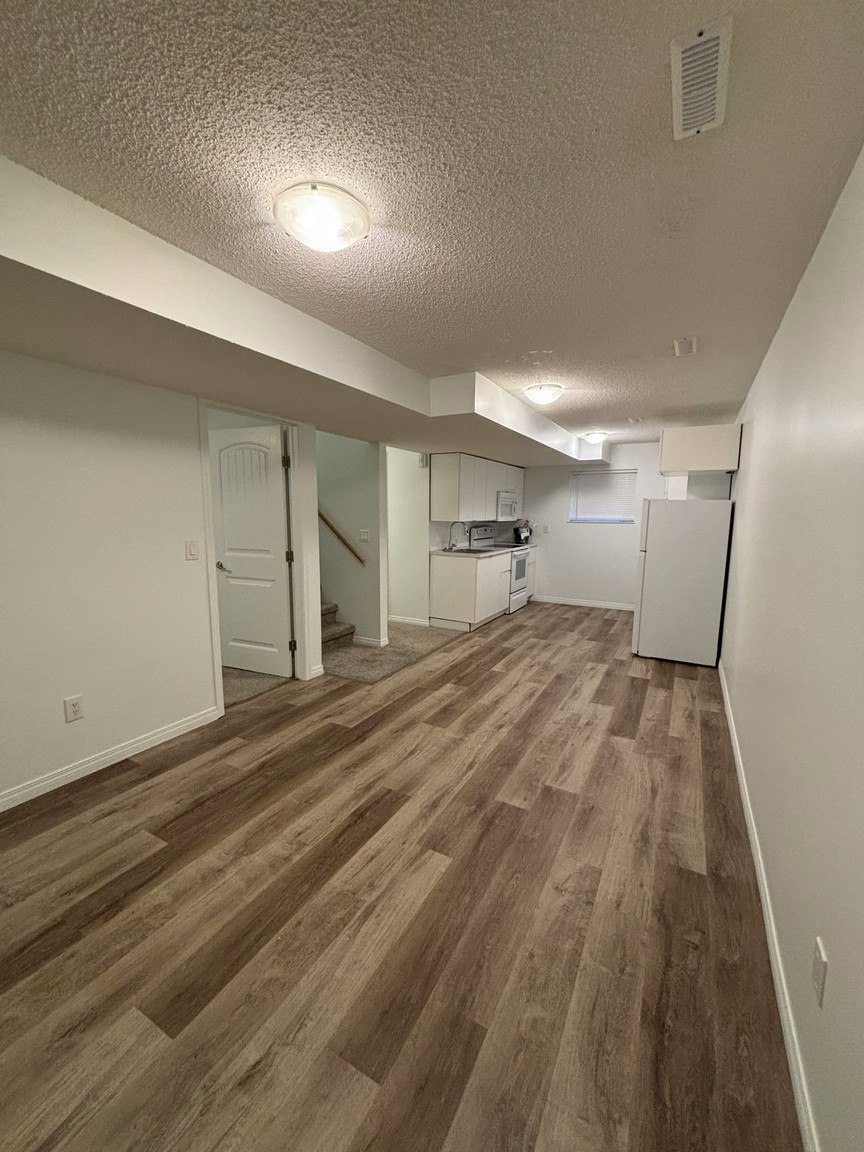 BSMT-11204 51 Street Northwest, Edmonton, AB, T5W 3E8 - 8