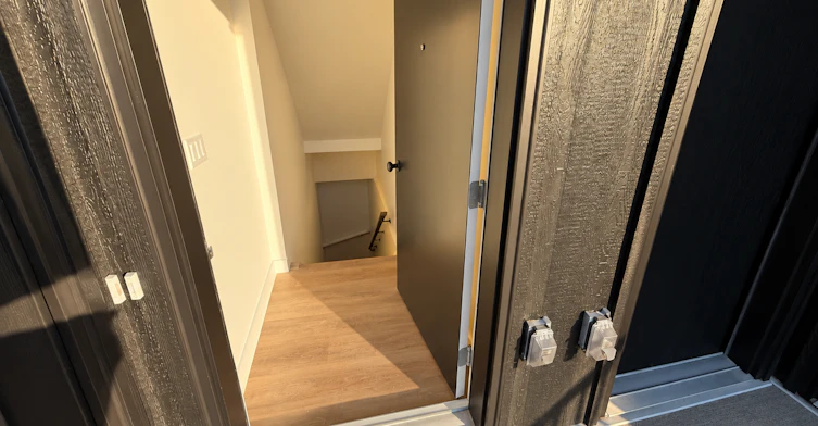 2226 46 Street Southeast, Calgary, AB, T2B 1K8 - 10