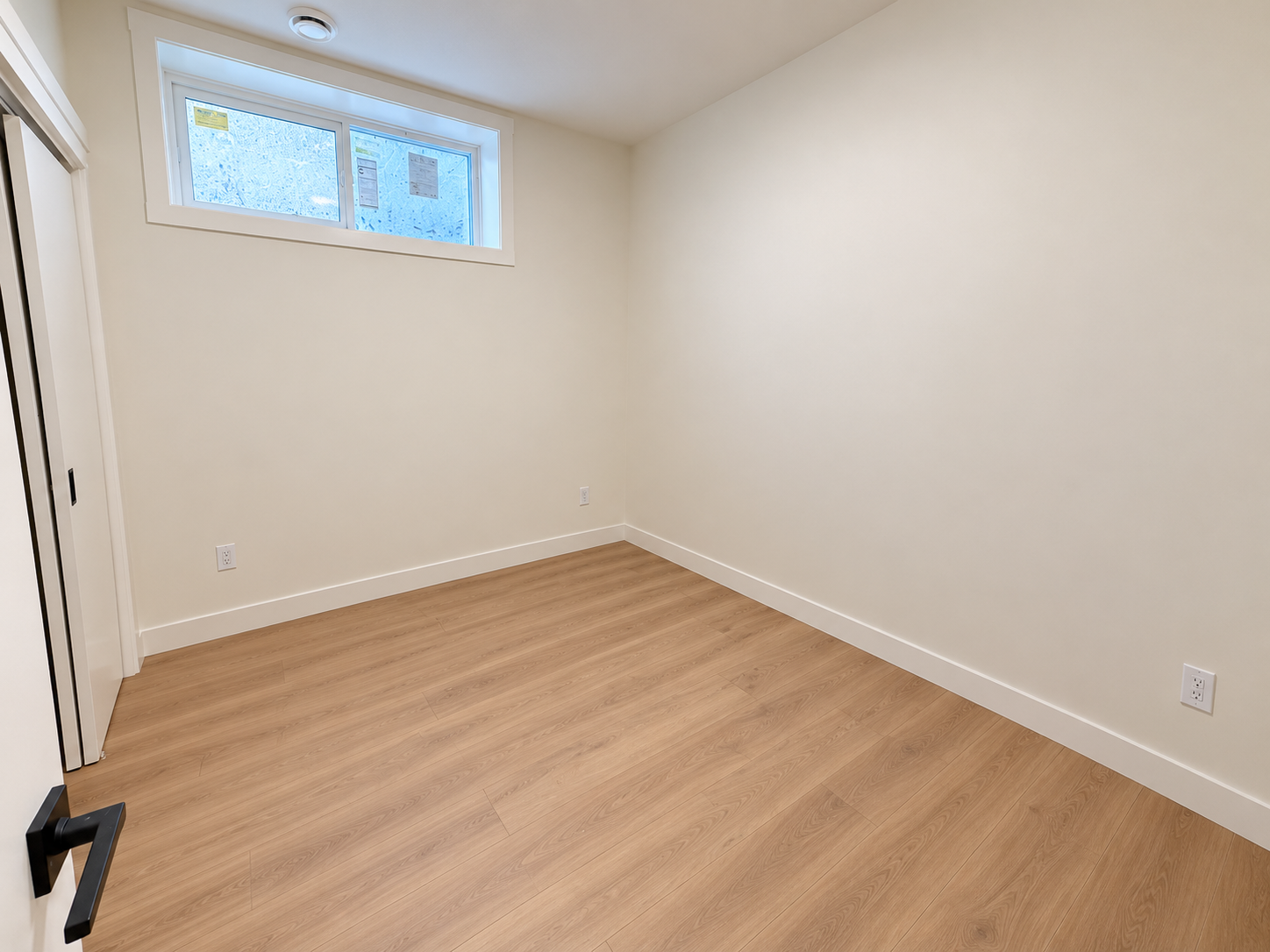 2226 46 Street Southeast, Calgary, AB, T2B 1K8 - 8