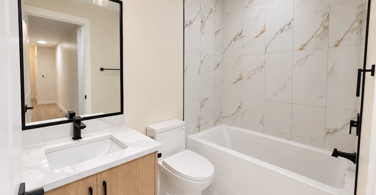 2226 46 Street Southeast, Calgary, AB, T2B 1K8 - 4