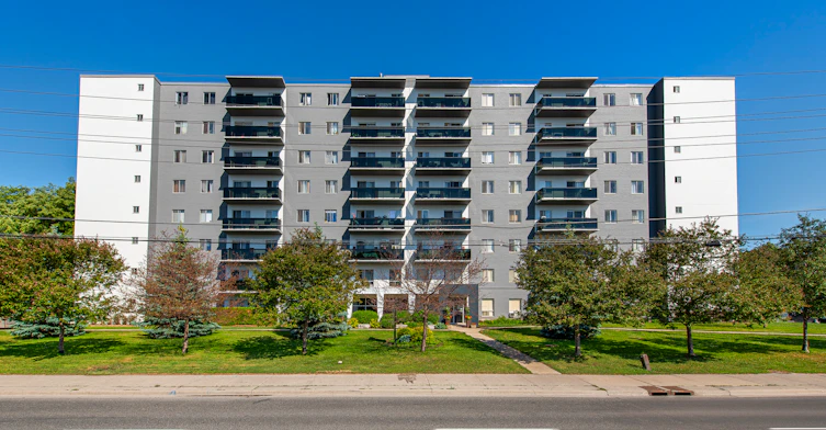 0207-1301 Dundas Street W, Mississauga, ON, L5C 1C9 - 2