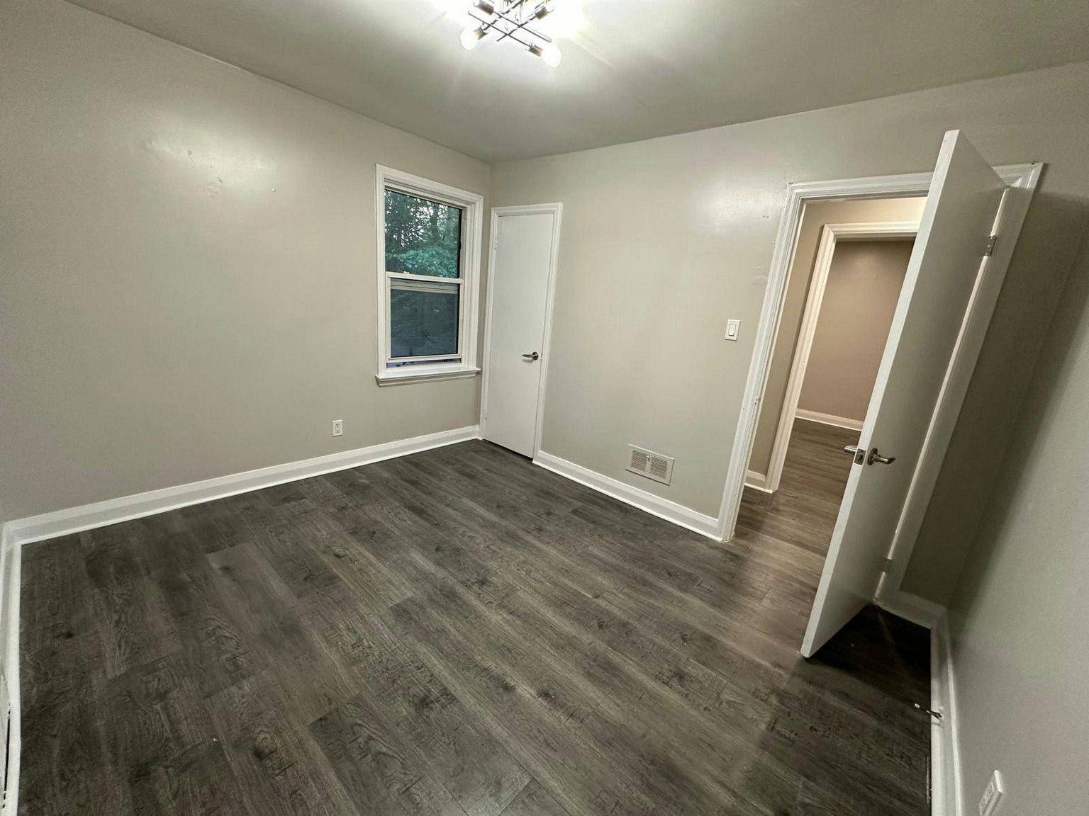 UL-182 Duckworth Street, Barrie, ON, L4M 3W5 - 8
