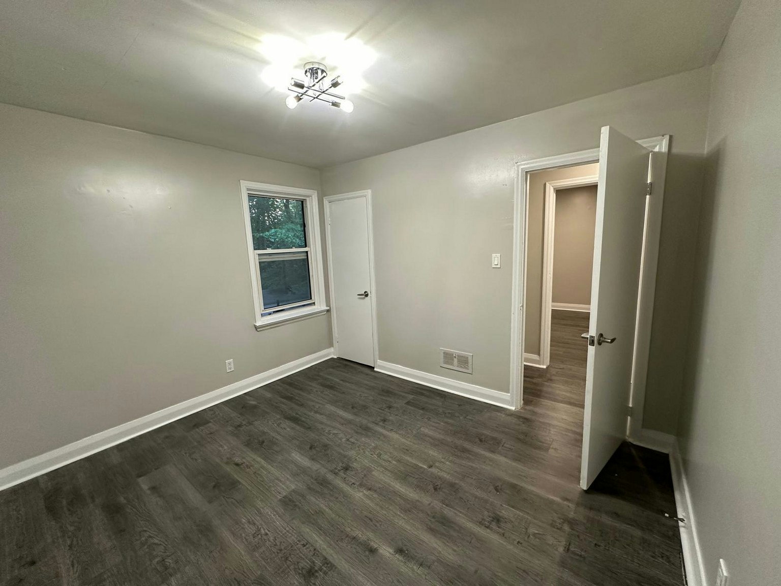 UL-182 Duckworth Street, Barrie, ON, L4M 3W5 - 9