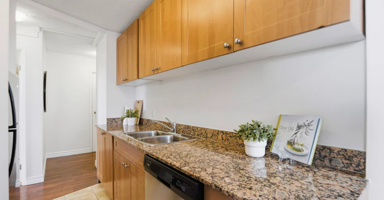 0910-621 13th Avenue SW, Calgary, AB, T2R 0K6 - 13