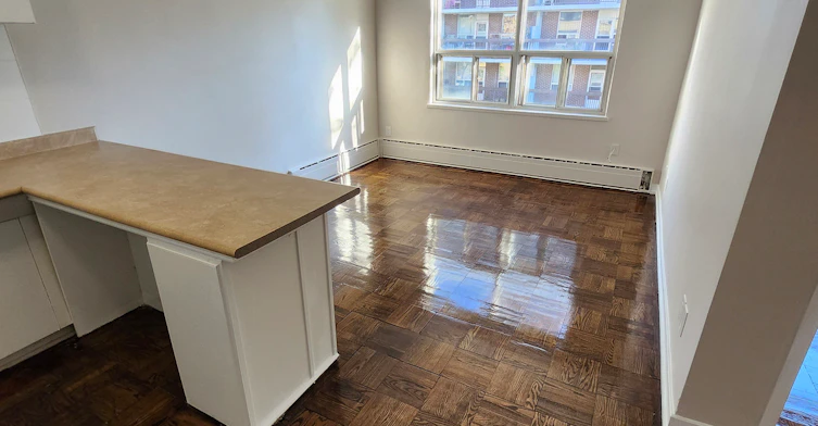 142 Vaughan Road, Toronto, ON, M6C 2M2
