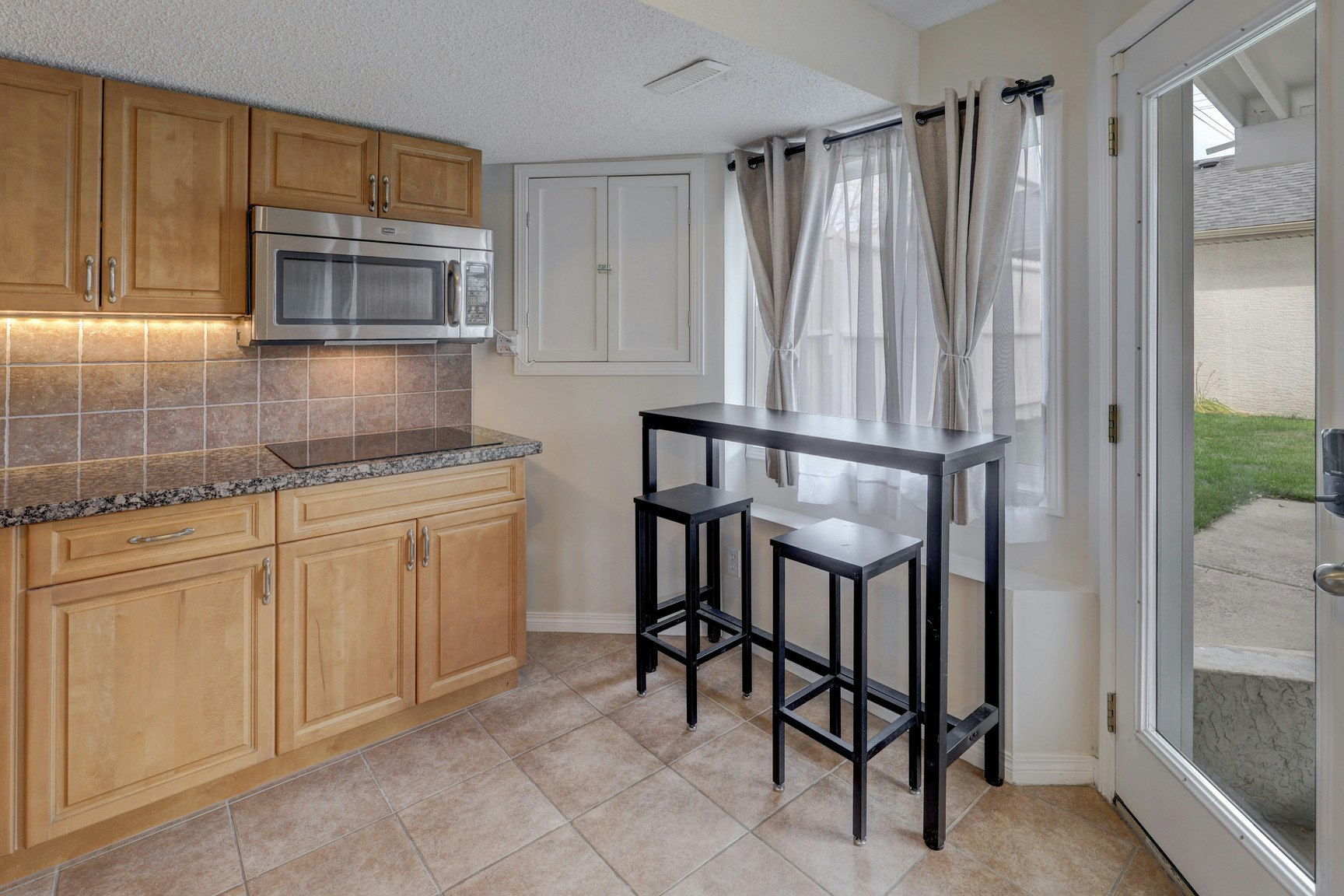 B-2208 33 Street Southwest, Calgary, AB, T3E 2T1 - 5