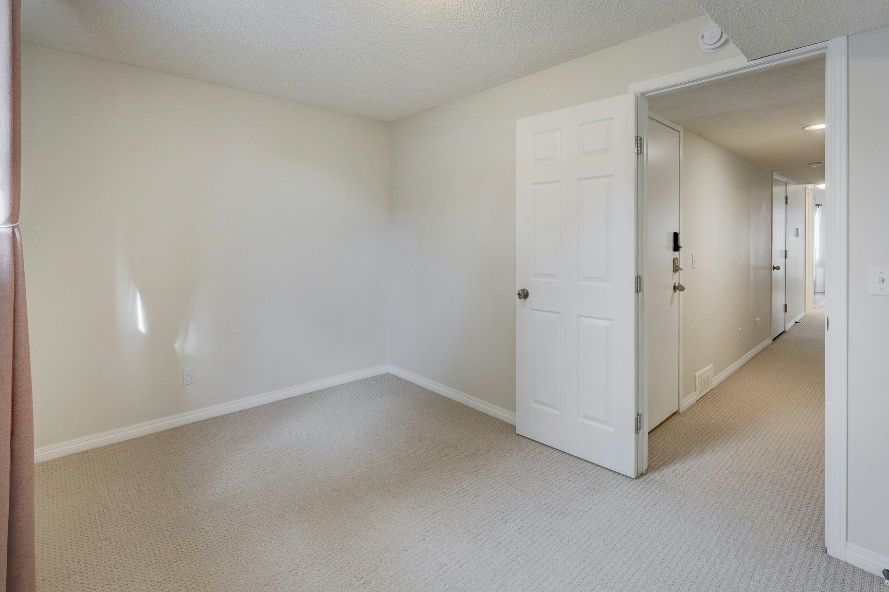 B-2208 33 Street Southwest, Calgary, AB, T3E 2T1 - 11