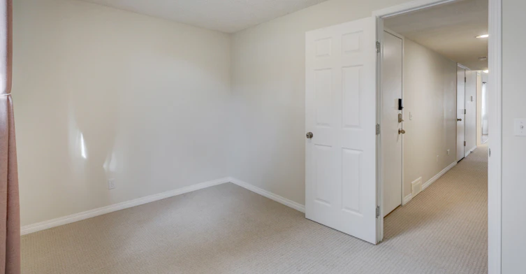 B-2208 33 Street Southwest, Calgary, AB, T3E 2T1 - 11