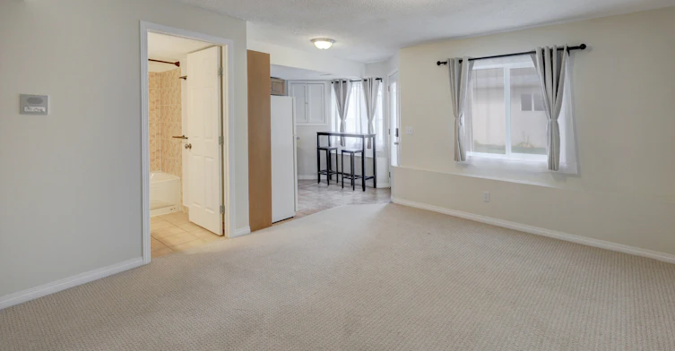 B-2208 33 Street Southwest, Calgary, AB, T3E 2T1 - 8