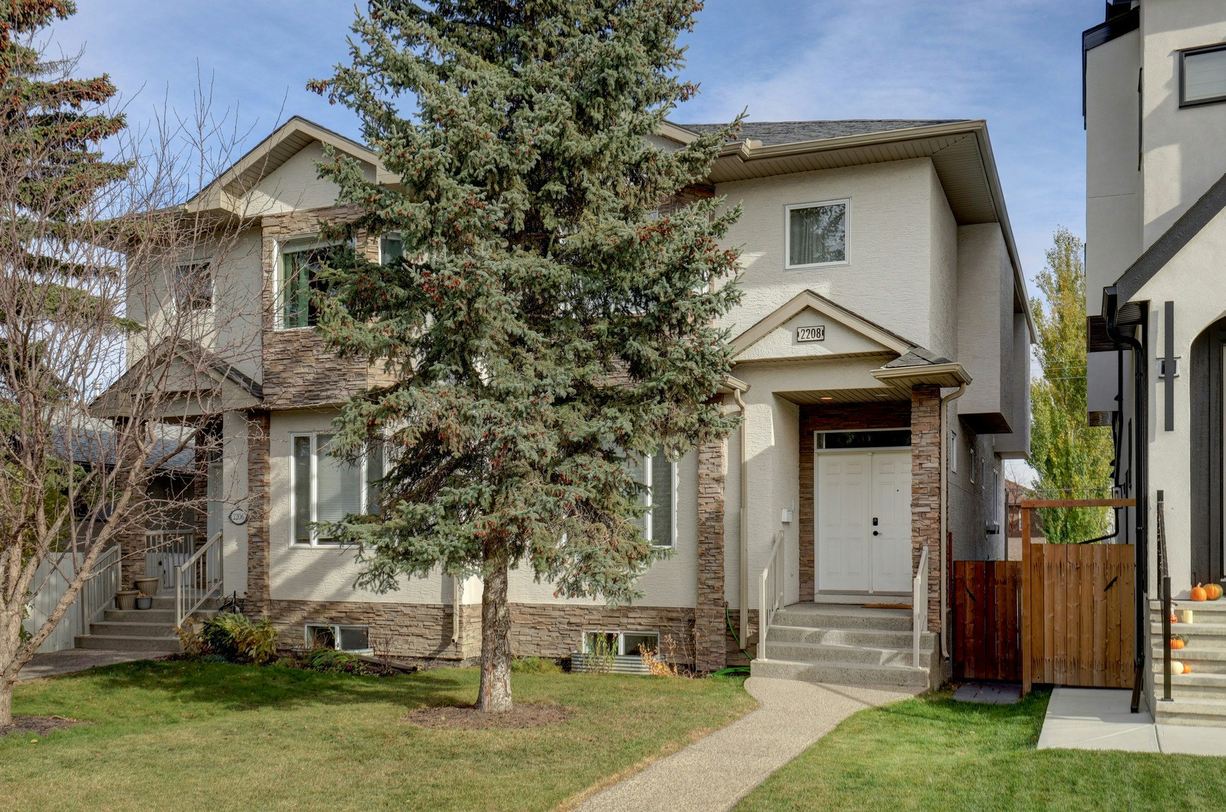 B-2208 33 Street Southwest, Calgary, AB, T3E 2T1