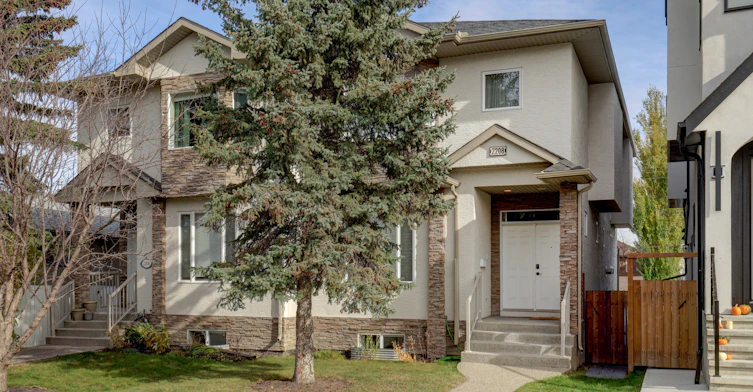 B-2208 33 Street Southwest, Calgary, AB, T3E 2T1