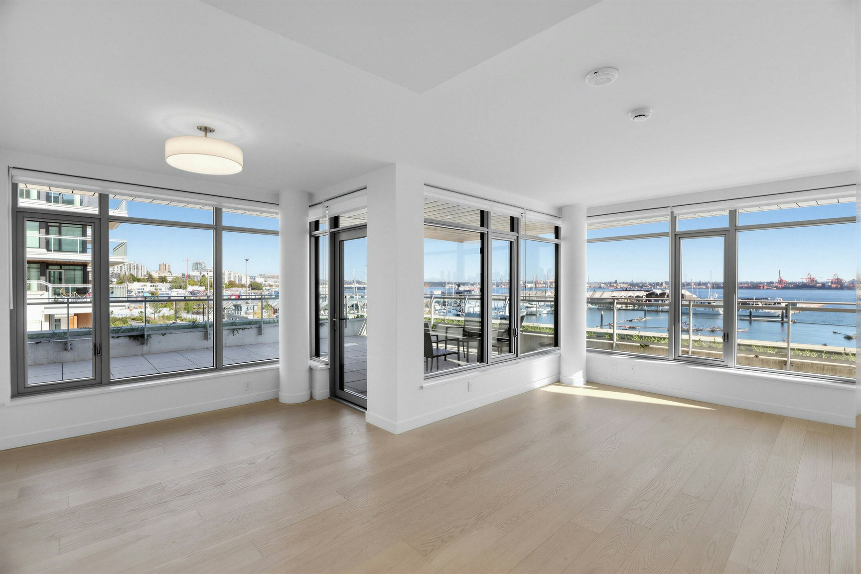 308-785 Harbour Way, North Vancouver, BC, V7P 0G3 - 2