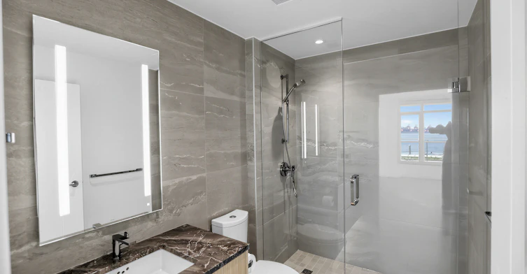 308-785 Harbour Way, North Vancouver, BC, V7P 0G3 - 8