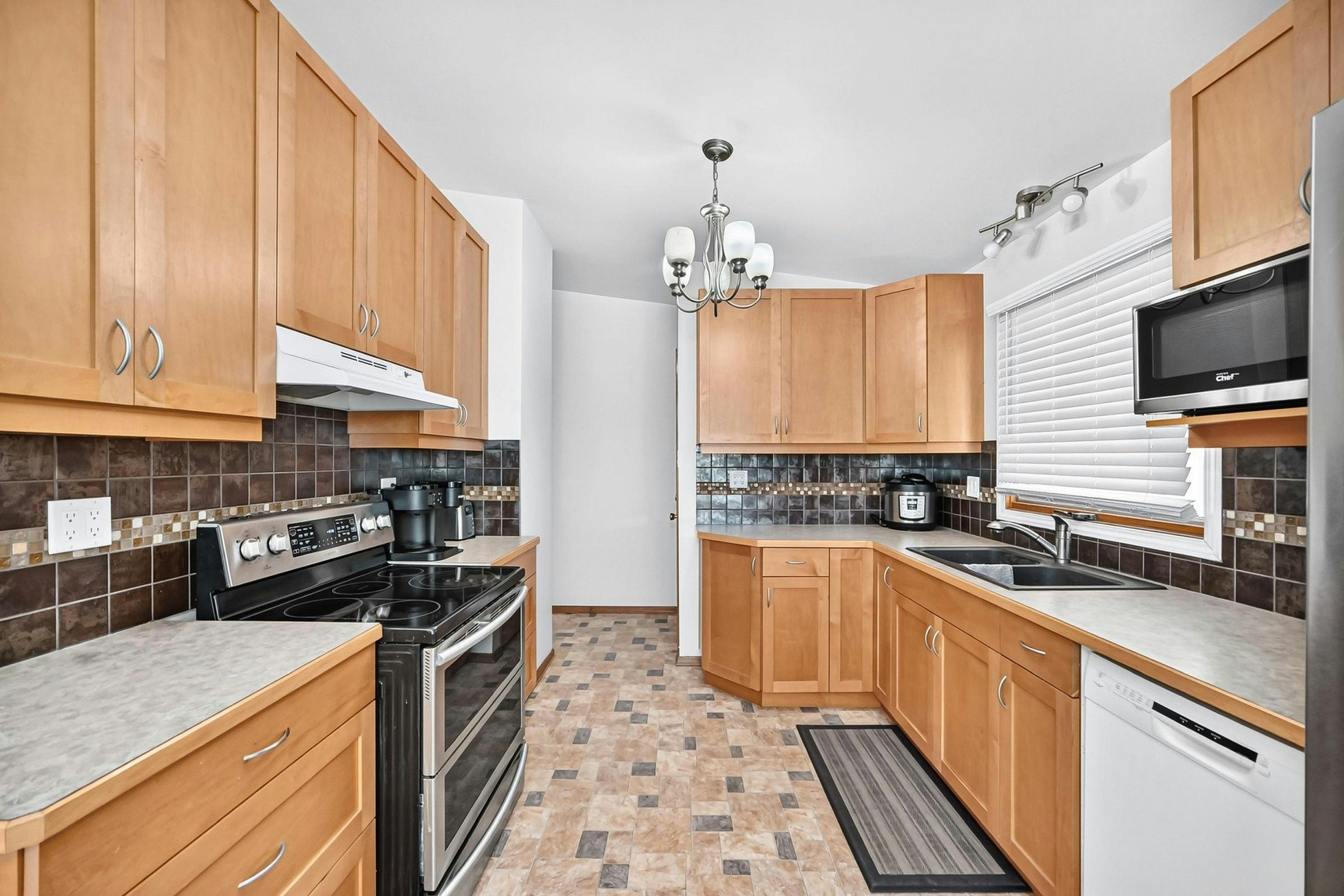2643 21 Avenue S, Lethbridge, AB, T1K 1H9 - 5