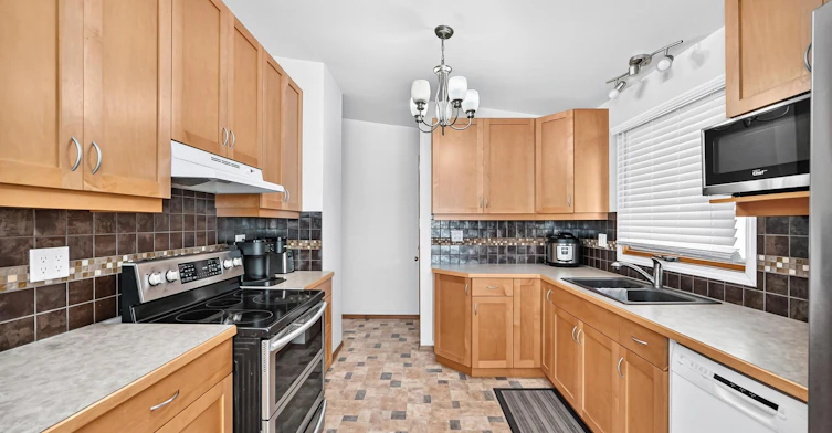 2643 21 Avenue S, Lethbridge, AB, T1K 1H9 - 5