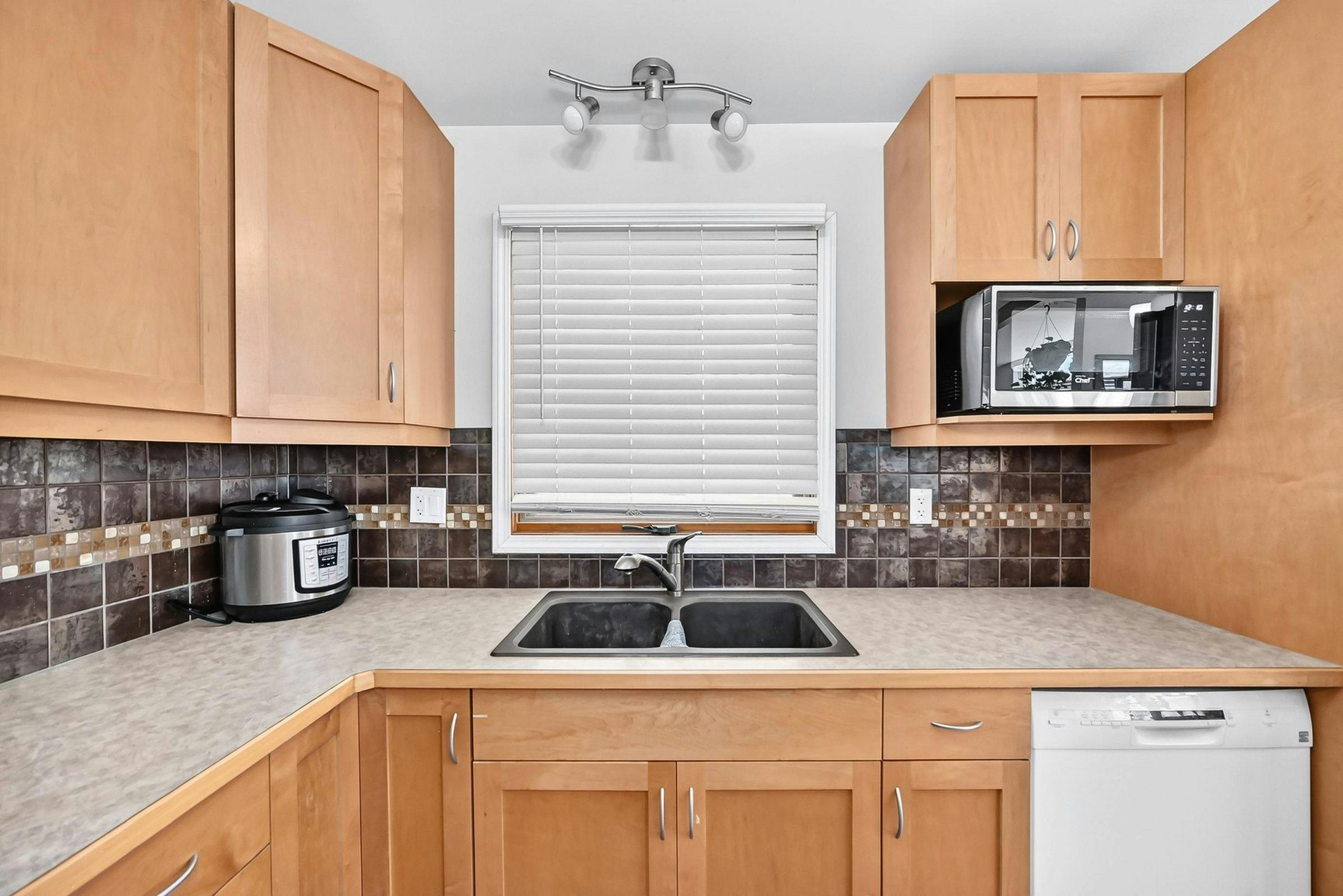 2643 21 Avenue S, Lethbridge, AB, T1K 1H9 - 8