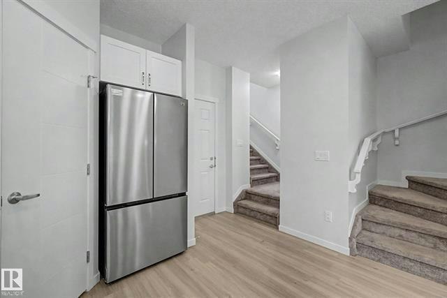 11929 35 Avenue Southwest, Edmonton, AB, T6W 4N3 - 46
