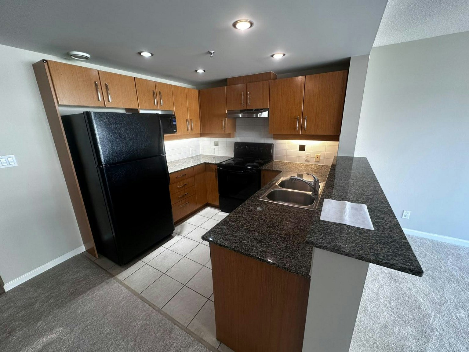 9298 University Crescent, Burnaby, BC, V5A 4X8 - 3