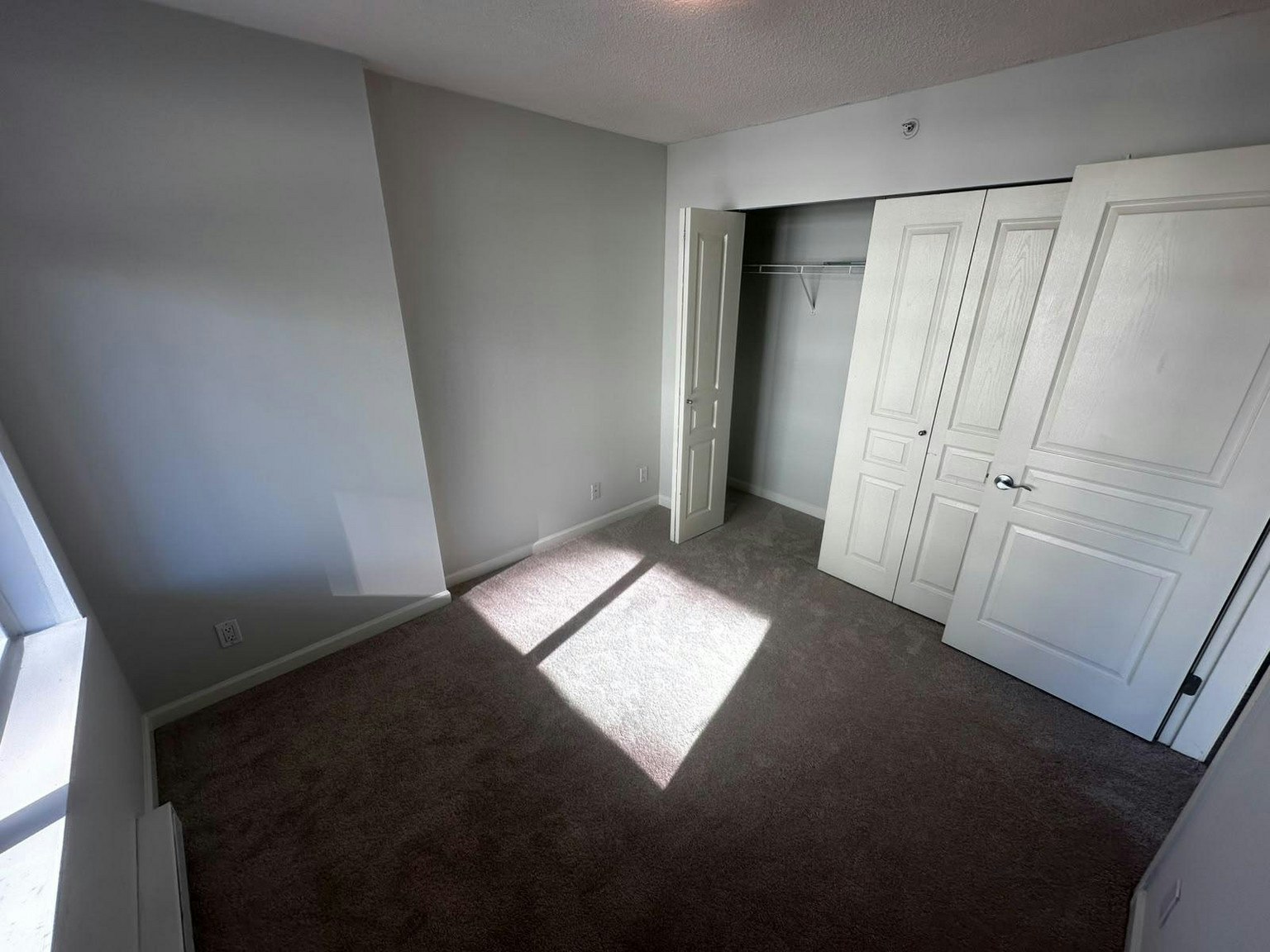 9298 University Crescent, Burnaby, BC, V5A 4X8 - 9