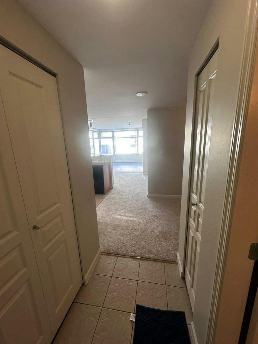 9298 University Crescent, Burnaby, BC, V5A 4X8 - 5
