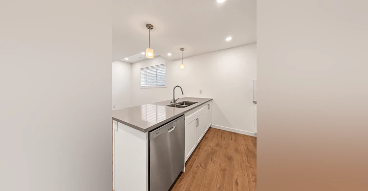 1502 22 Avenue Northwest, Calgary, AB, T2M 1R1 - 8