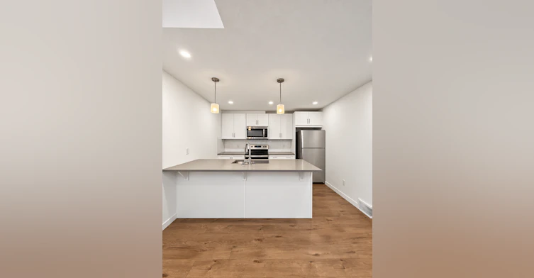 1502 22 Avenue Northwest, Calgary, AB, T2M 1R1 - 3