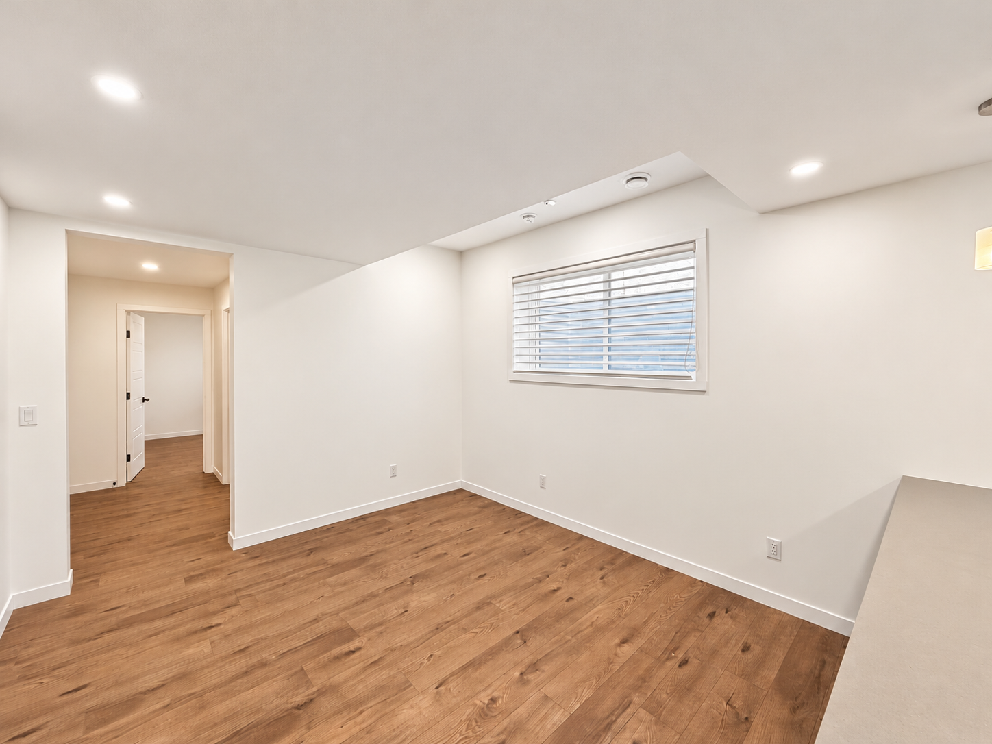 1502 22 Avenue Northwest, Calgary, AB, T2M 1R1 - 4