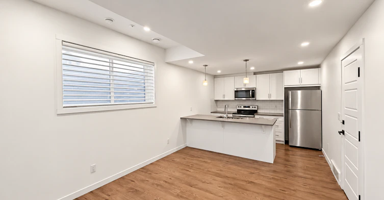 1502 22 Avenue Northwest, Calgary, AB, T2M 1R1 - 5