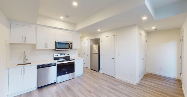 13 Street NW, Calgary, AB, T2M 1T8