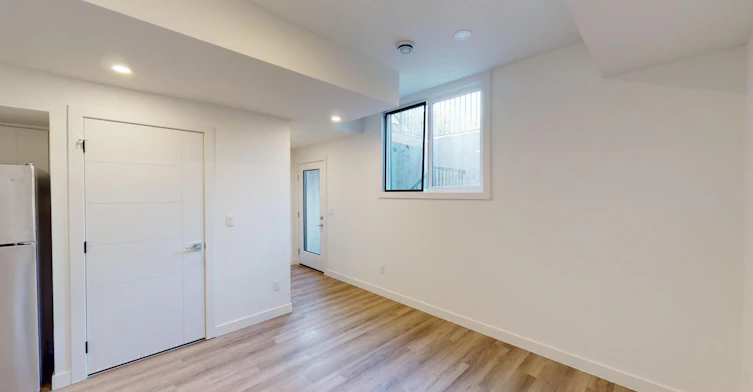 13 Street NW, Calgary, AB, T2M 1T8 - 2