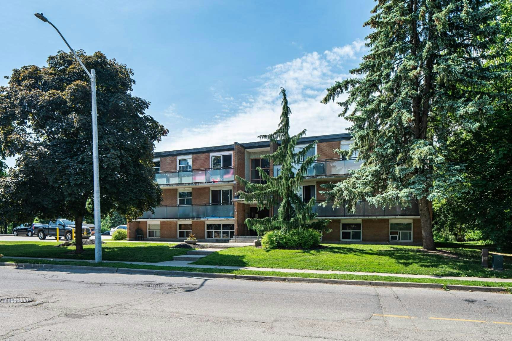 240 Southwood Drive, Cambridge, ON, N1S 3S6 - 2