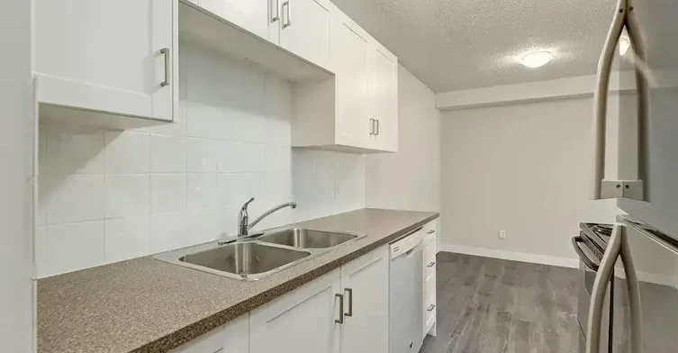 105-604 8 Street W, Brooks, AB, T1R 0V3 - 6