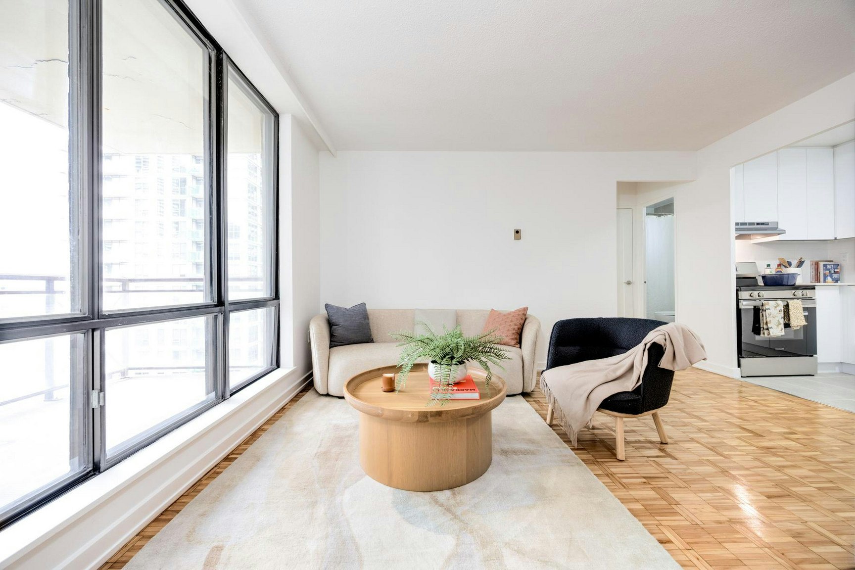 101 Roehampton Avenue, Toronto, ON, M4P 2W2