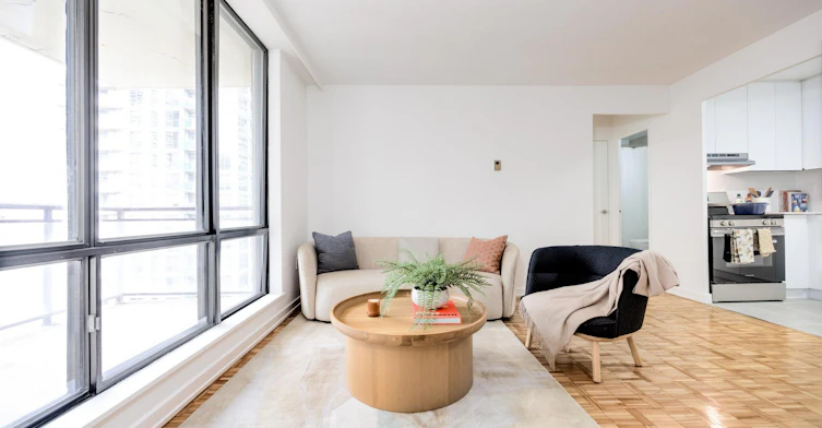101 Roehampton Avenue, Toronto, ON, M4P 2W2