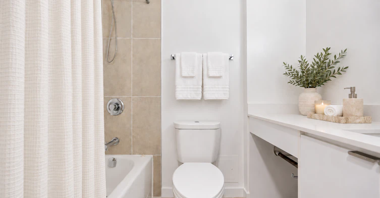 101 Roehampton Avenue, Toronto, ON, M4P 2W2 - 4