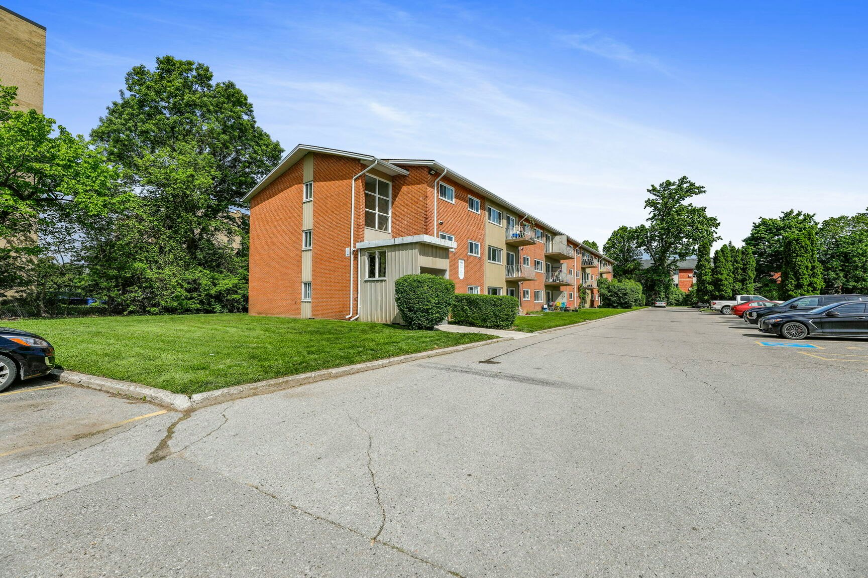 1420-105-1426 Huron Street, London, ON, N5V 2E5