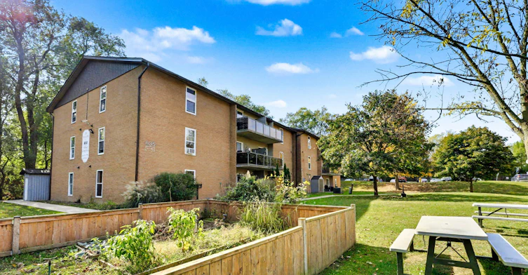 625-206-645 Village Green Avenue, London, ON, N6K 1G6
