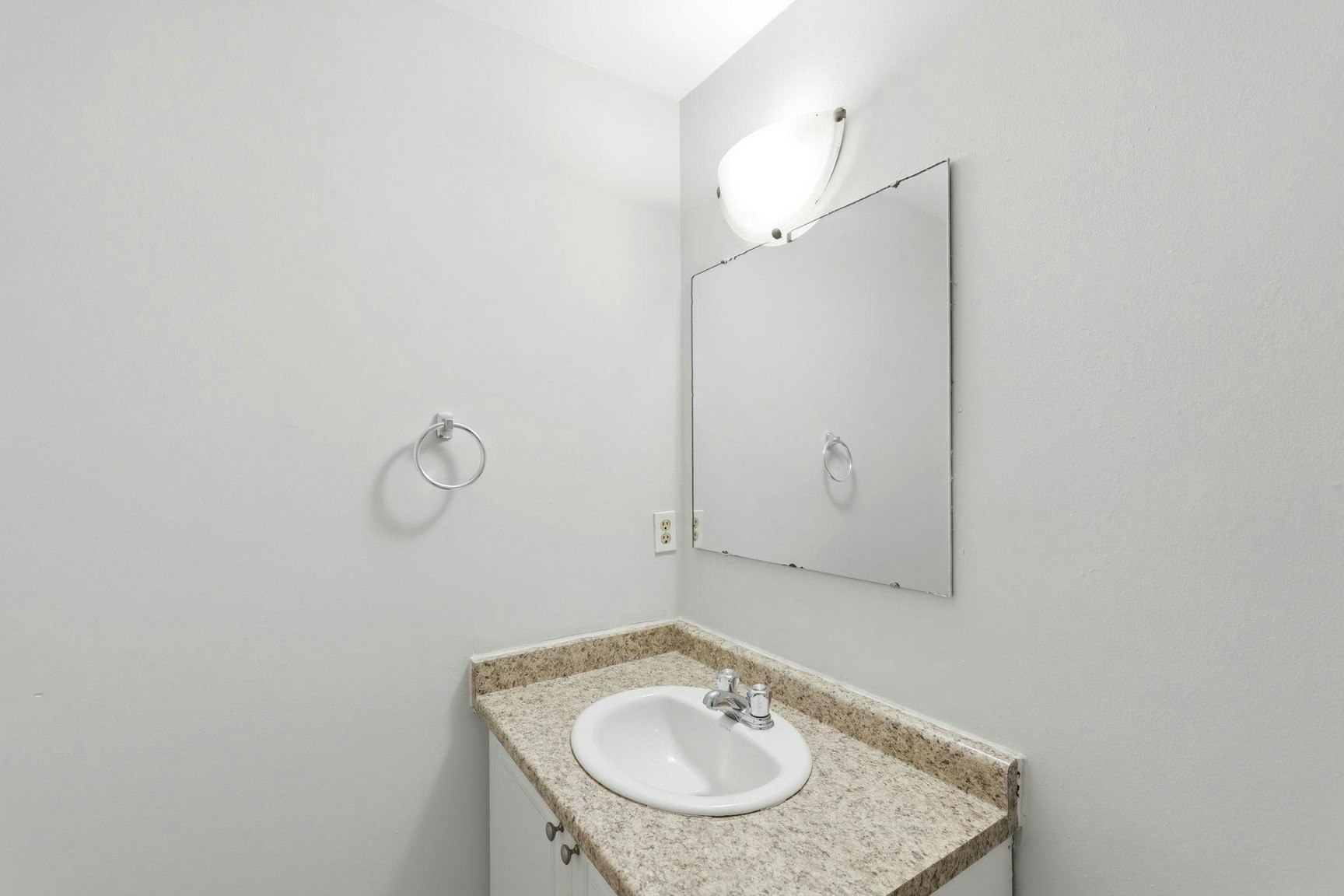 87-222-99 Cartier Road, London, ON, N5V 1G4 - 23