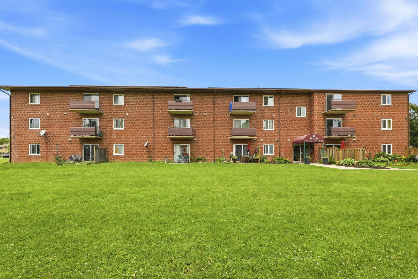87-222-99 Cartier Road, London, ON, N5V 1G4