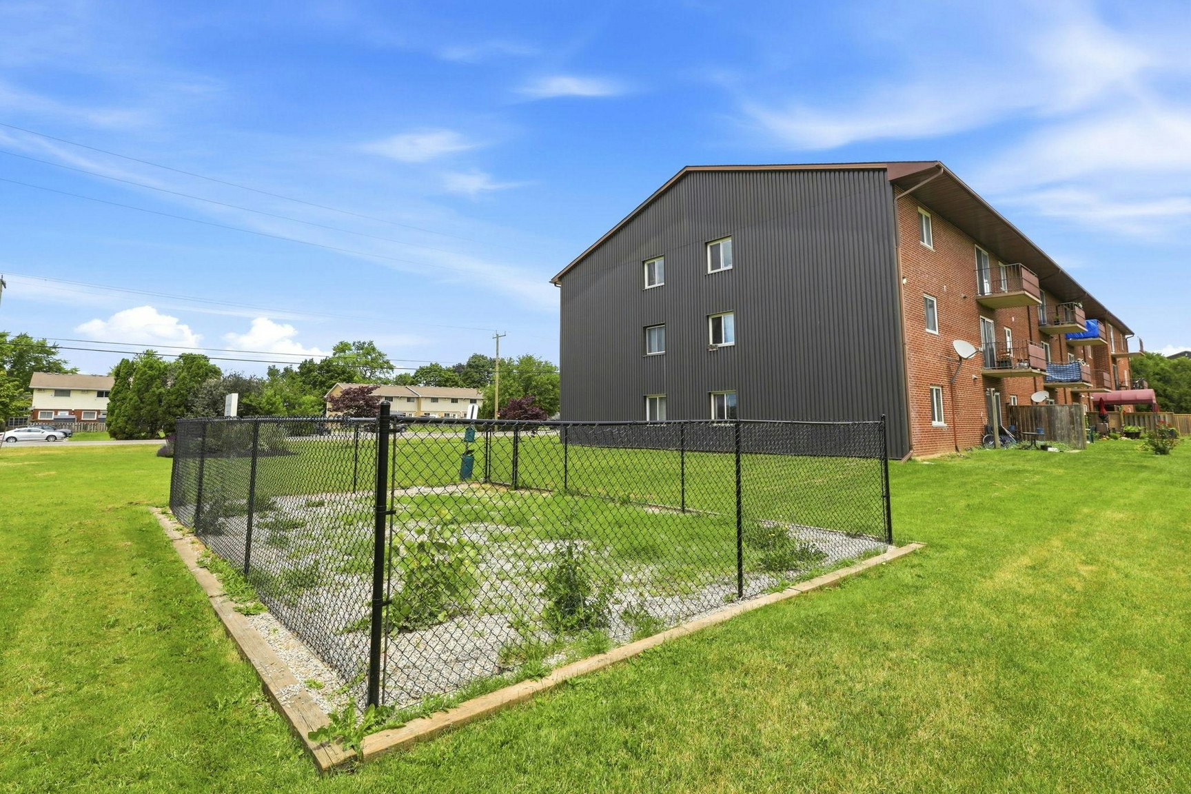 87-222-99 Cartier Road, London, ON, N5V 1G4 - 32