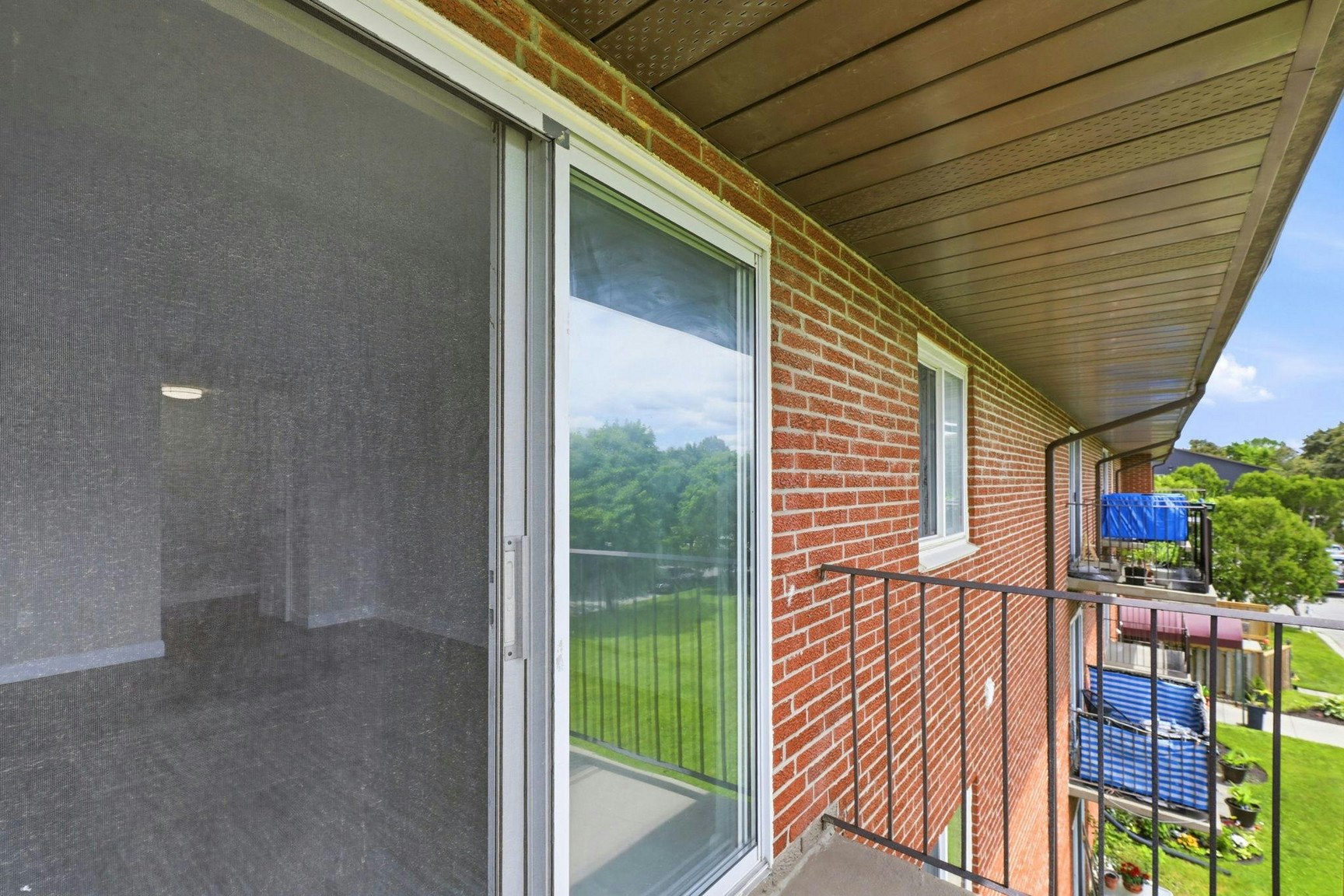 87-222-99 Cartier Road, London, ON, N5V 1G4 - 24