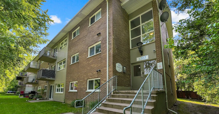 1211 Huron Street, London, ON, N5Y 4L1