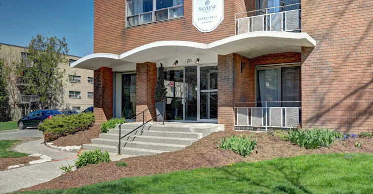 208-120 Grand Avenue, London, ON, N6C 1L7 - 2