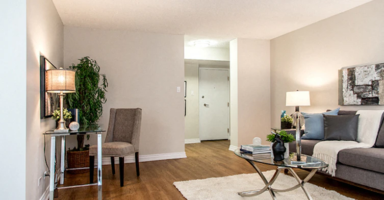 9925 Jasper Avenue, Edmonton, AB, T5J 2X5 - 4